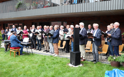 Hl. Messe im Innenhof des Maria-Ludwig-Stifts