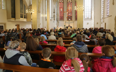 Kommunionkinderwallfahrt zum Emmerickgrab